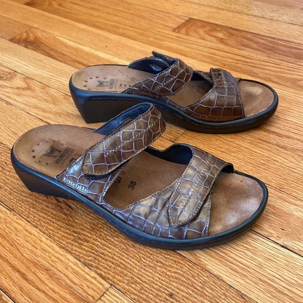 Mephisto Mobils Brown Patent Leather Embossed Croc Sandals Slides Comfort 38 8